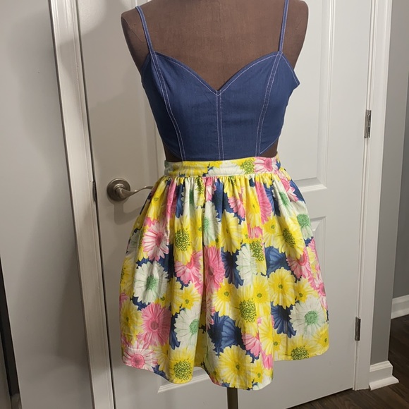 Mustard Seed Dresses & Skirts - Mustard Seed Floral Dress w/Cutout sides